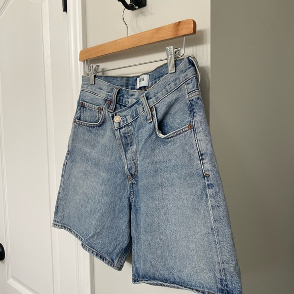 Agolde Criss Cross Denim Shorts - Picture 4 of 5